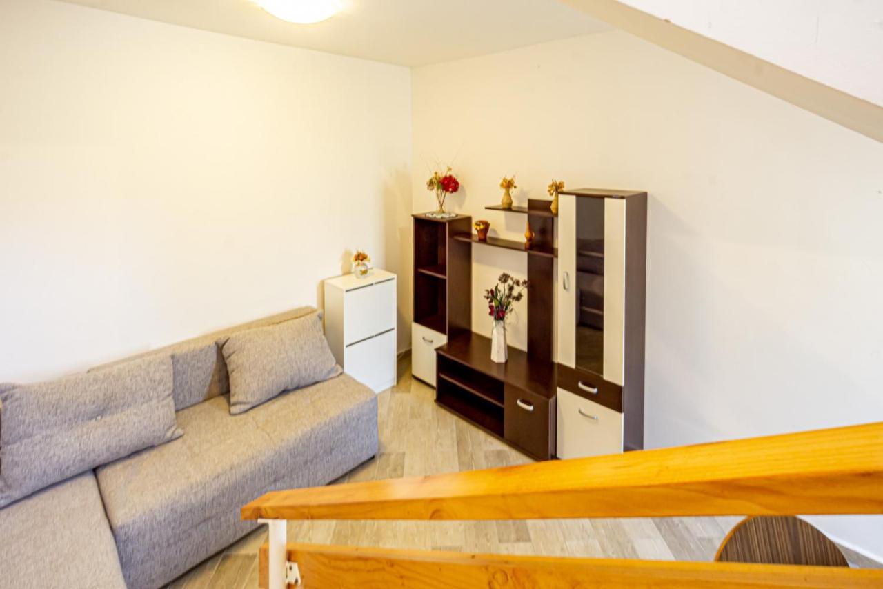 Kob Orog Good Location With Sea Views And Modern Decor Apartment Metajna Luaran gambar