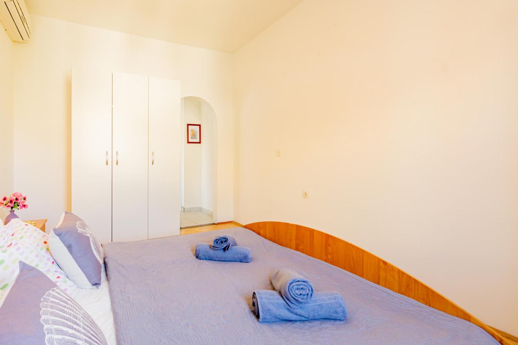 Kob Orog Good Location With Sea Views And Modern Decor Apartment Metajna Bilik gambar